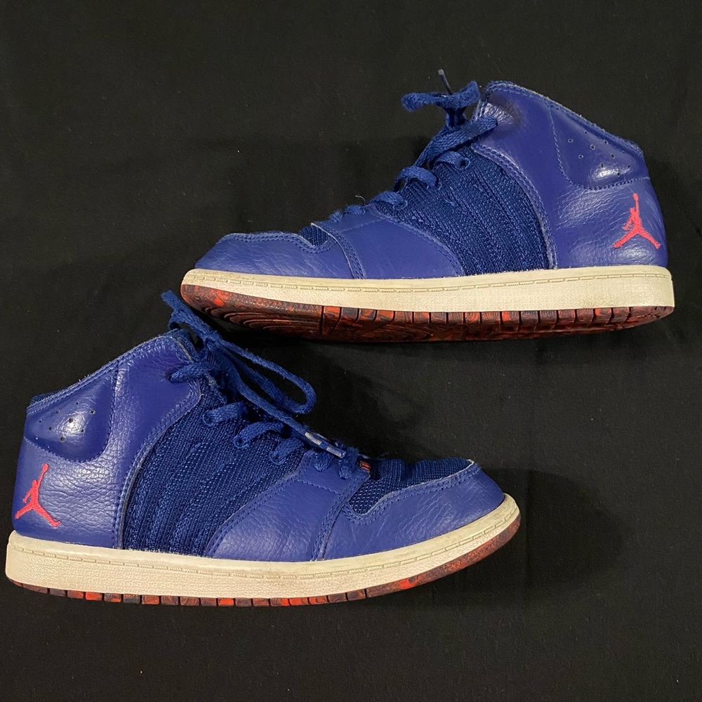 Nike  Air Jordans 23  kids sneakers size 2